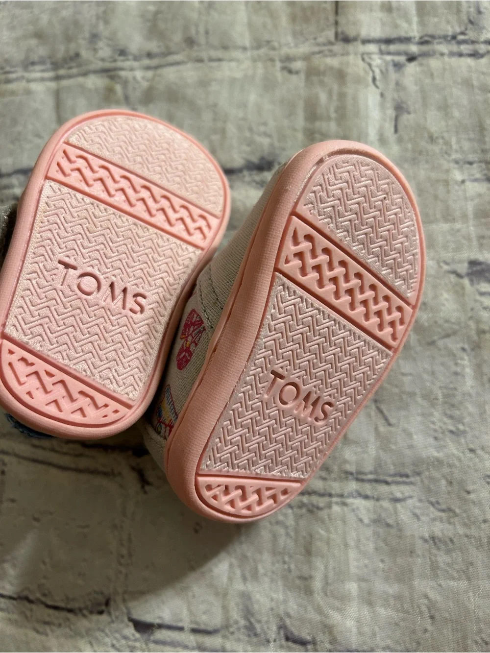 TOMS ALPARGATA SLIPON BABY LIGHT GREY BUTTERFLIES PINK BOTTOMS SIZE T2